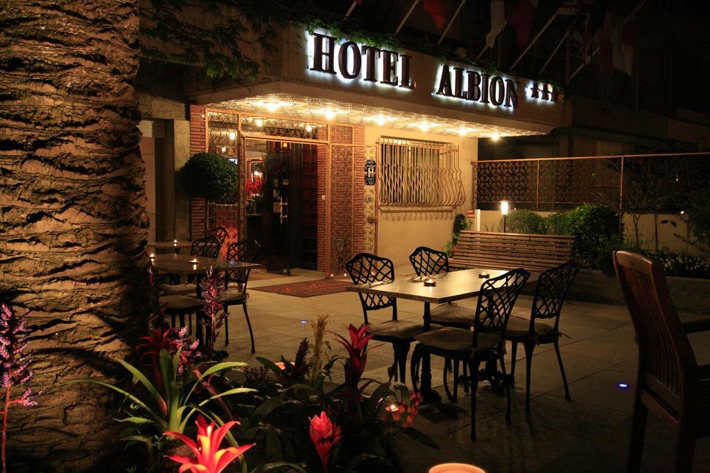 Hotel Albion Аячо Екстериор снимка