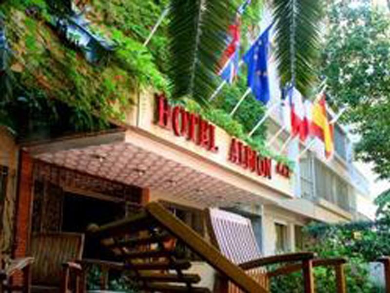 Hotel Albion Аячо Екстериор снимка